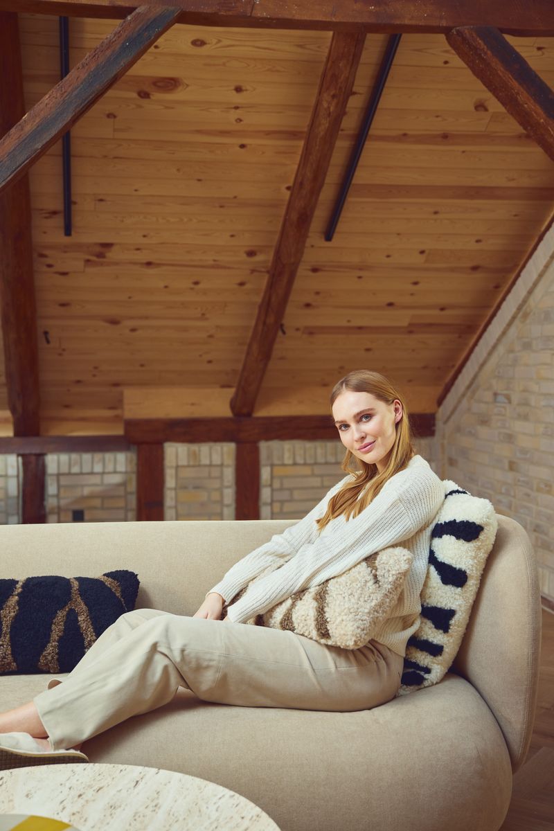 PATTERN COLLECTION | Fellkissen | Kurzhaar | Neuseeland | 60x60 cm Elfenbein/Schwarz