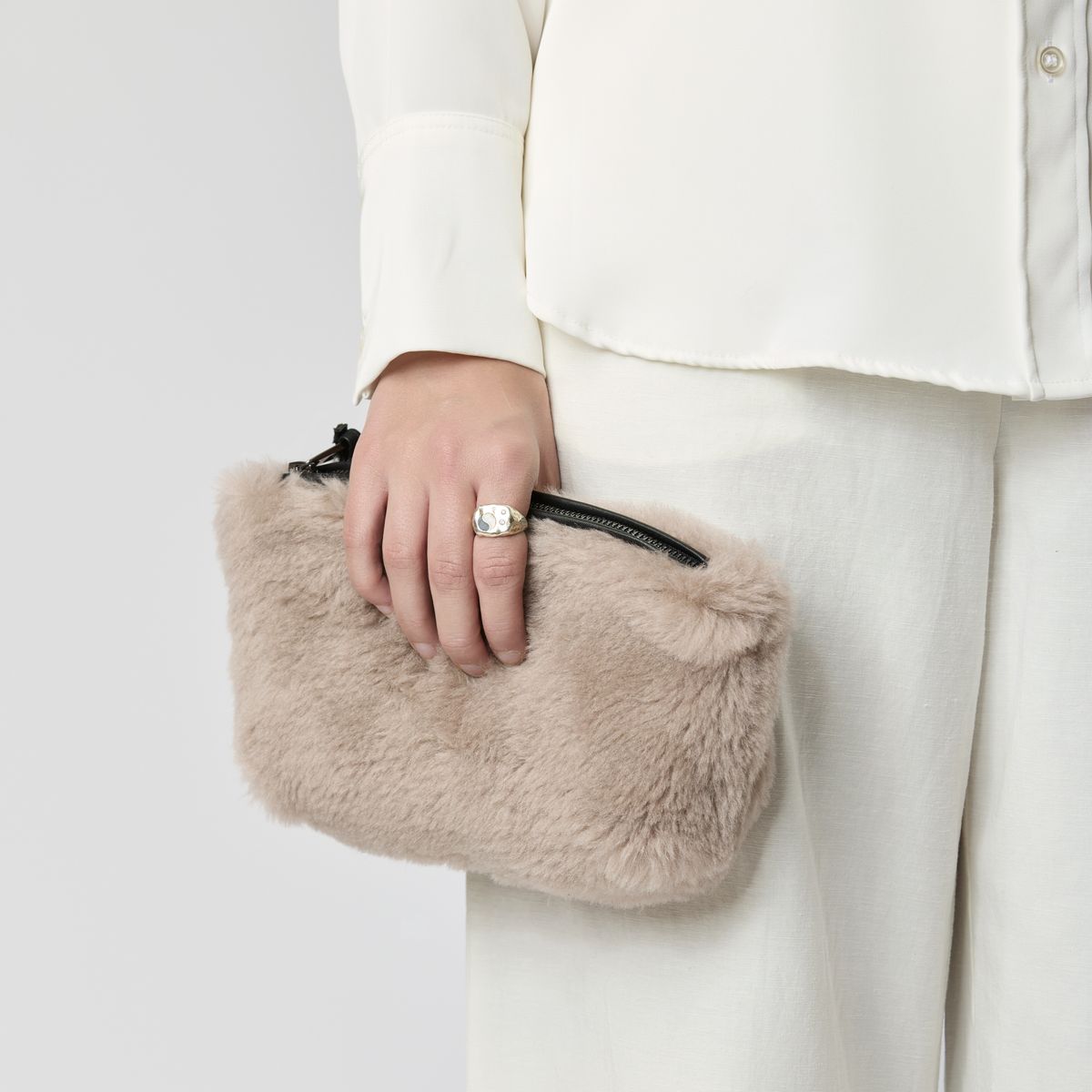 Nelly Clutch | Neuseeland | Lammwolle Lederbraun