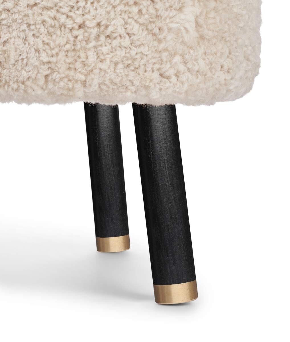 Emil Loungesessel | Premium Lammfell | Kurzhaar Beige