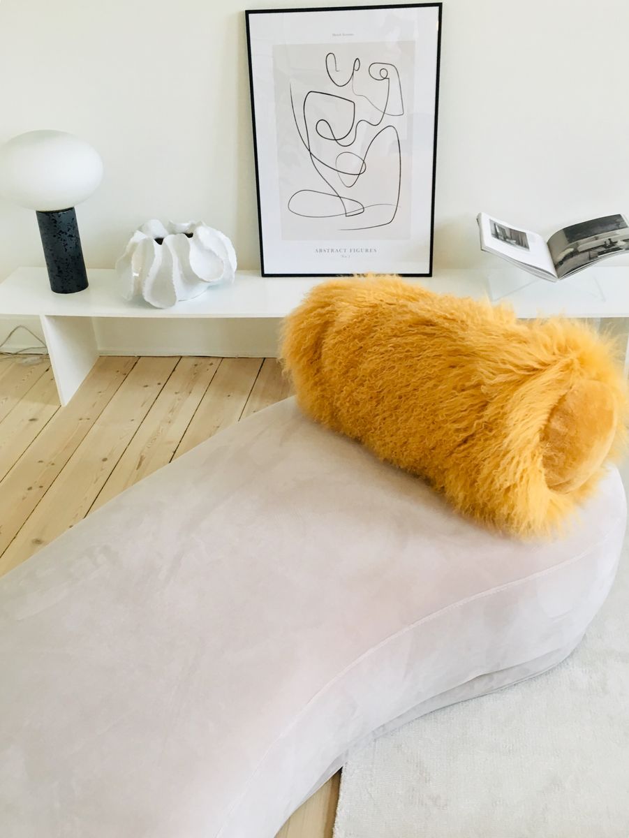 Lammfell Kissenrolle Premium | Tibet | 20x52 cm Goldgelb