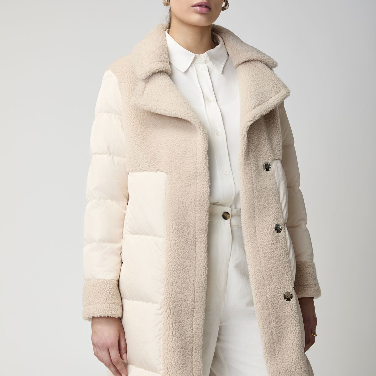 Jade Mantel | Daunen, Lammwolle Beige