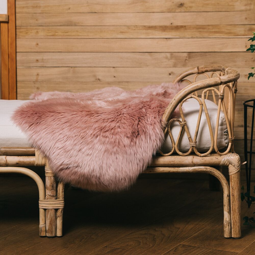 Merino Lammfell | Langhaar | Neuseeland | ca. 100x60 cm Rosa