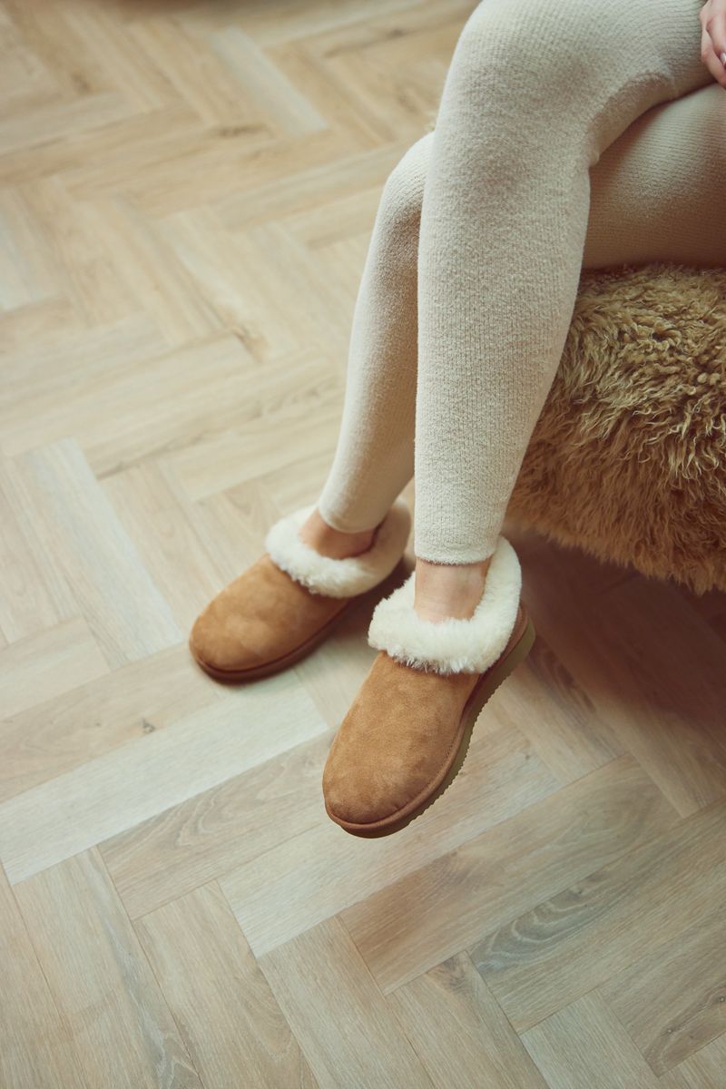Hard Sole Slipper | Lammwolle, Wildleder Kastanie