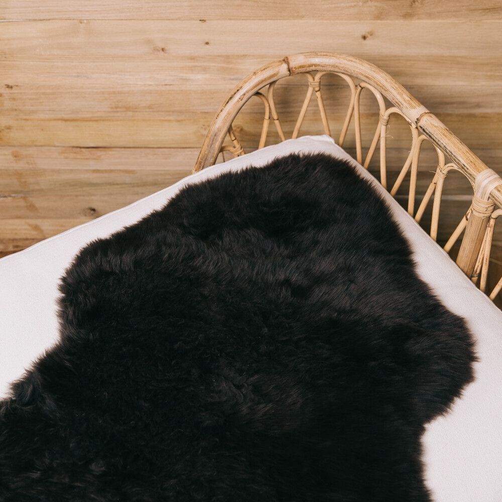 Merino Lammfell | Neuseeland | Ca. 85x60 cm Schwarz