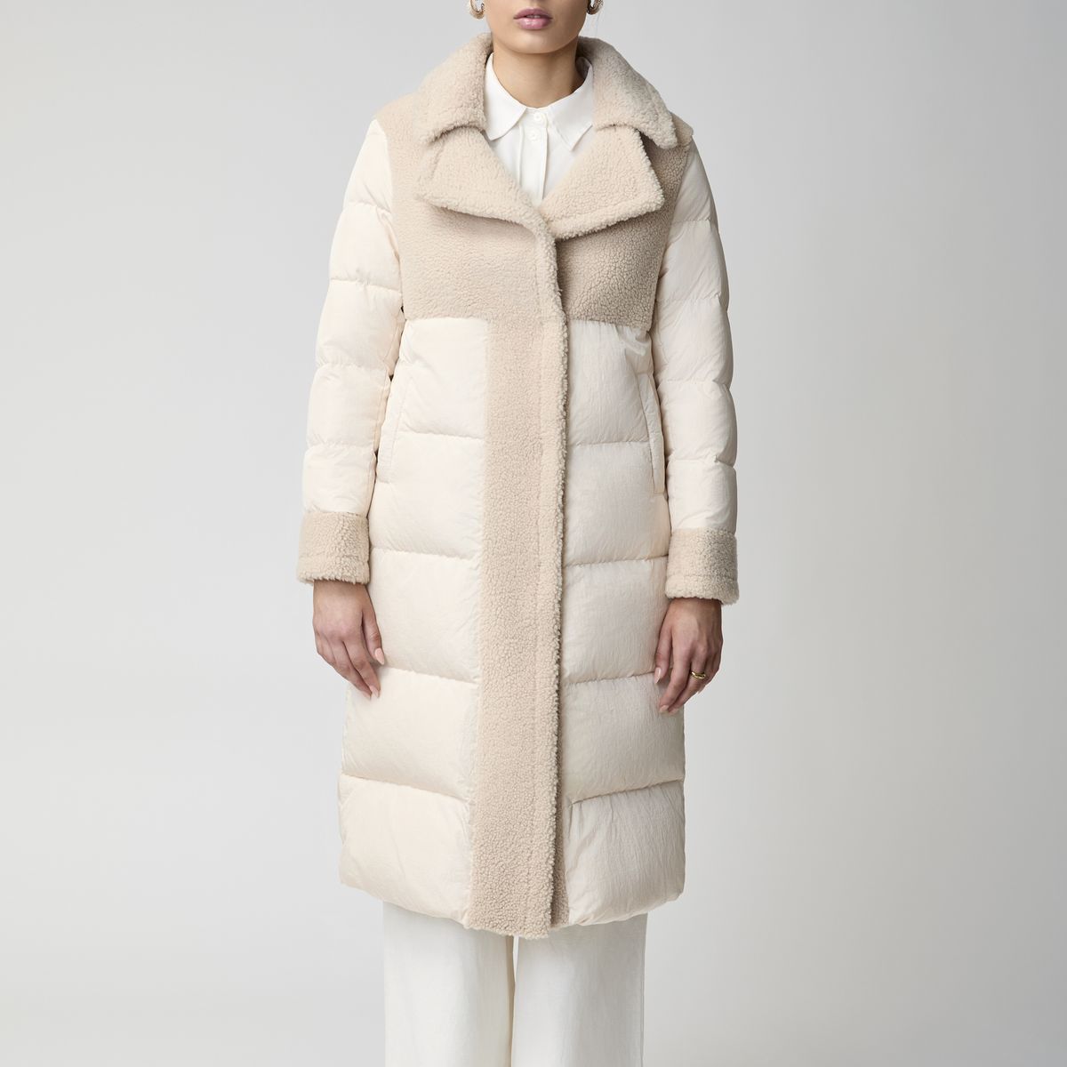 Jade Mantel | Daunen, Lammwolle Beige