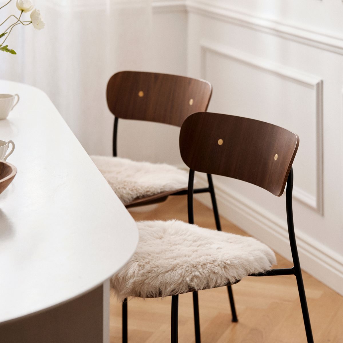 Lammfell Stuhlkissen Premium | Langhaar | Neuseeland | D38 cm Aubergine