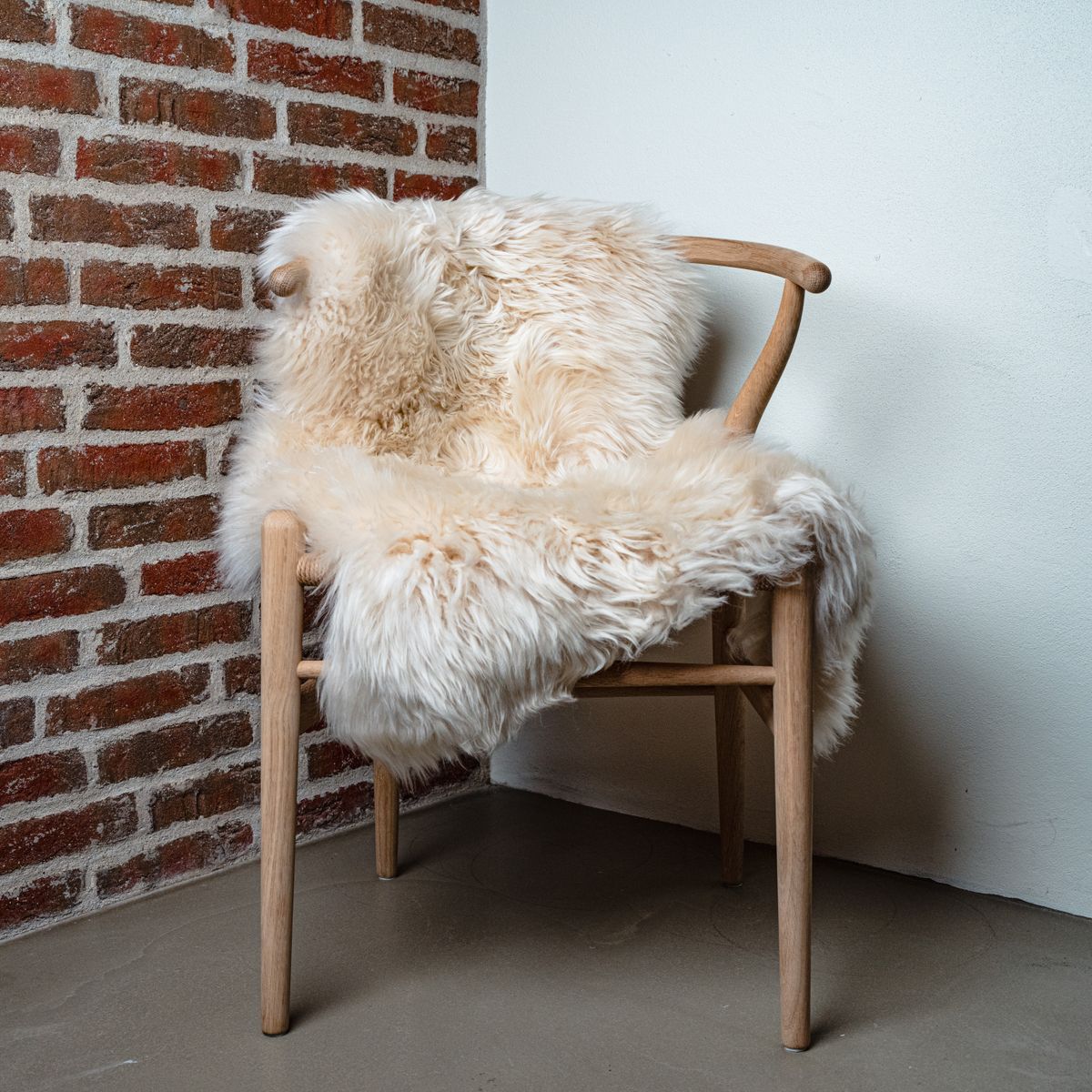 Merino Lammfell | Langhaar | Neuseeland | ca. 100x60 cm Leinen