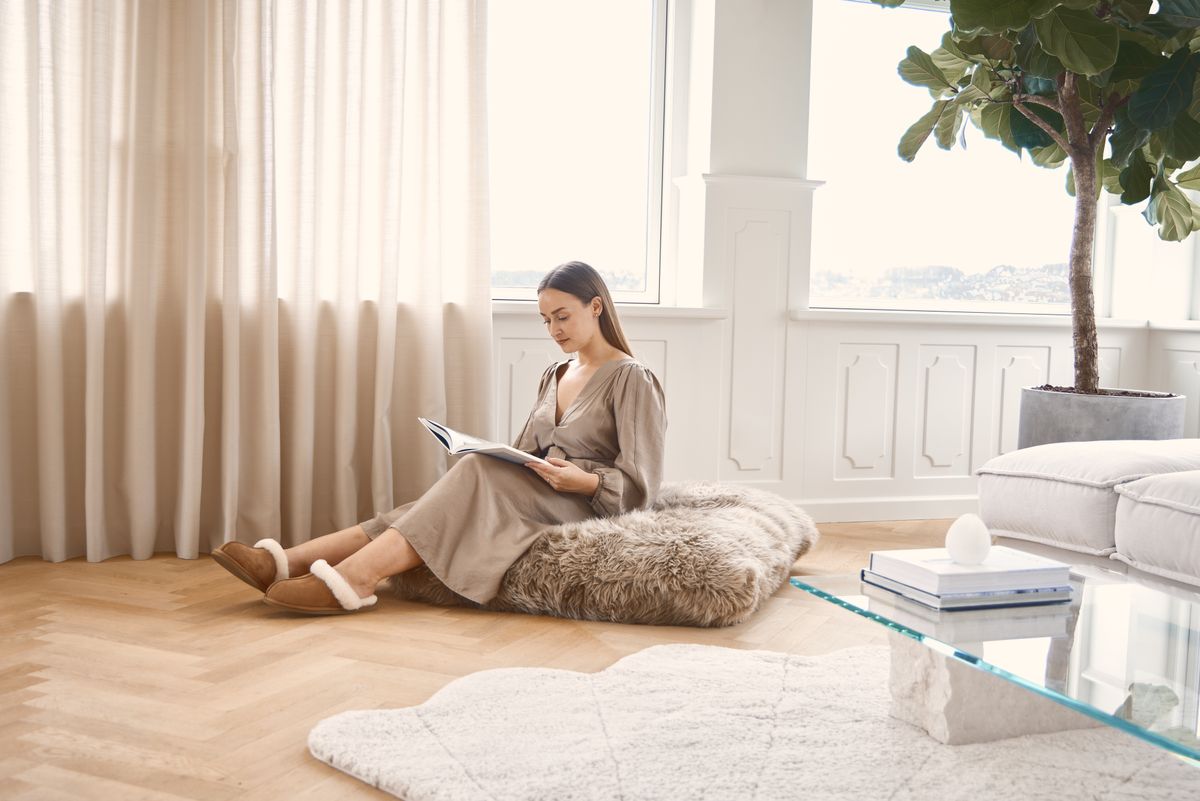 Nordic Curly Slippers | Lammfell Schokolade
