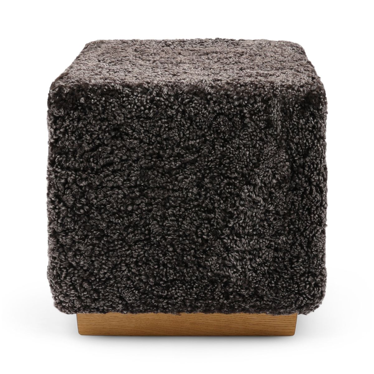 Lammfellhocker Benjamin | Kurzhaar | 46x46x47 cm Cappuccino