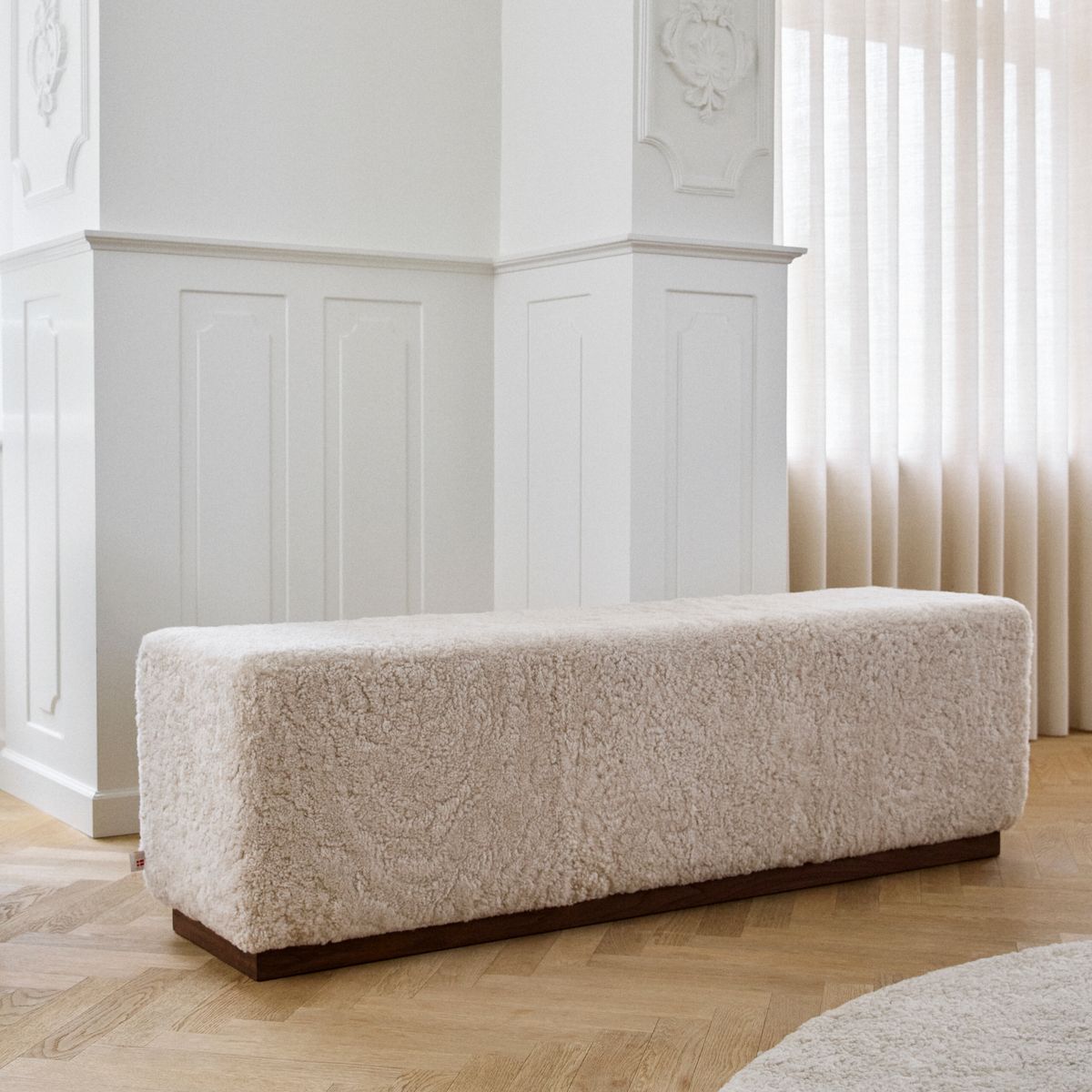 Lammfellbank Benjamin | Kurzhaar | 160x44x52 cm Anthrazit