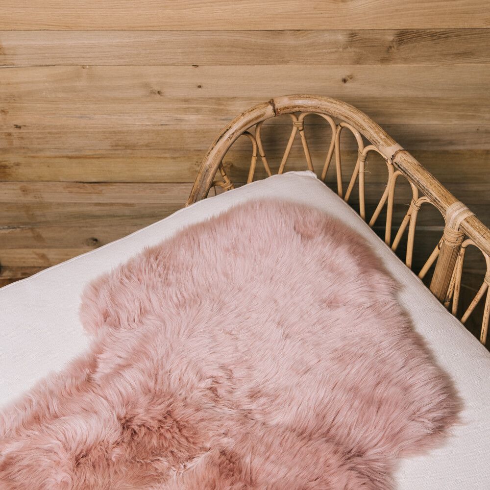 Merino Lammfell | Langhaar | Neuseeland | ca. 100x60 cm Rosa
