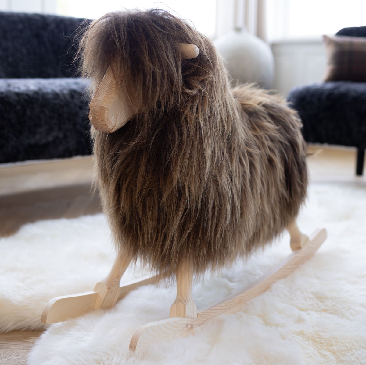 Schaukelschaf | Povl Kjer Design | Langhaar | Groß Schwarz