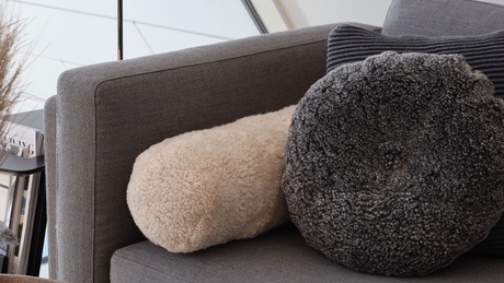 Wie pflege ich mein Fellkissen?