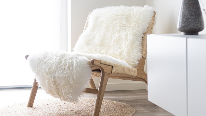 Wie wasche ich am besten ein echtes Schaffell?