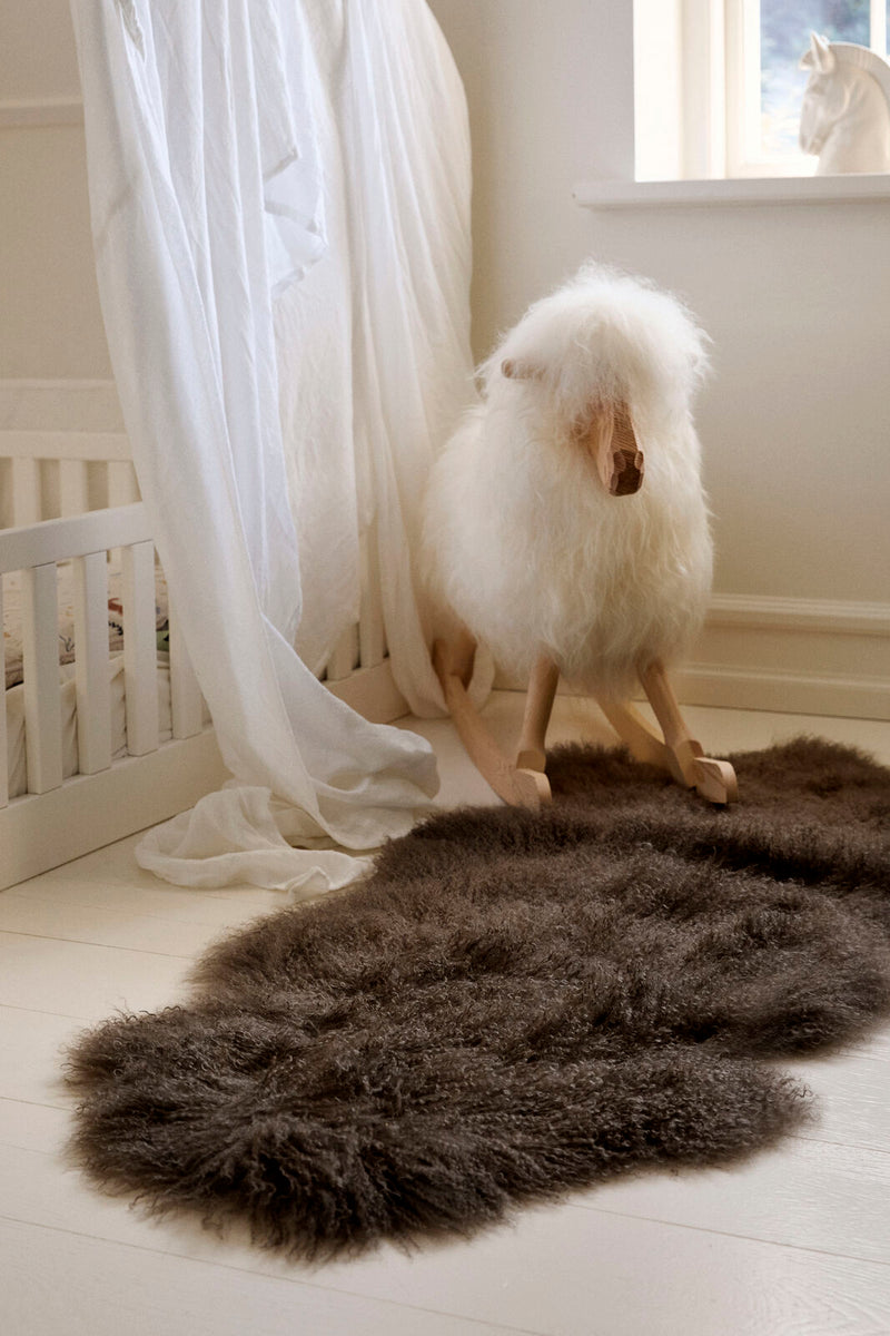 Schaukelschaf in einem Kinderzimmer