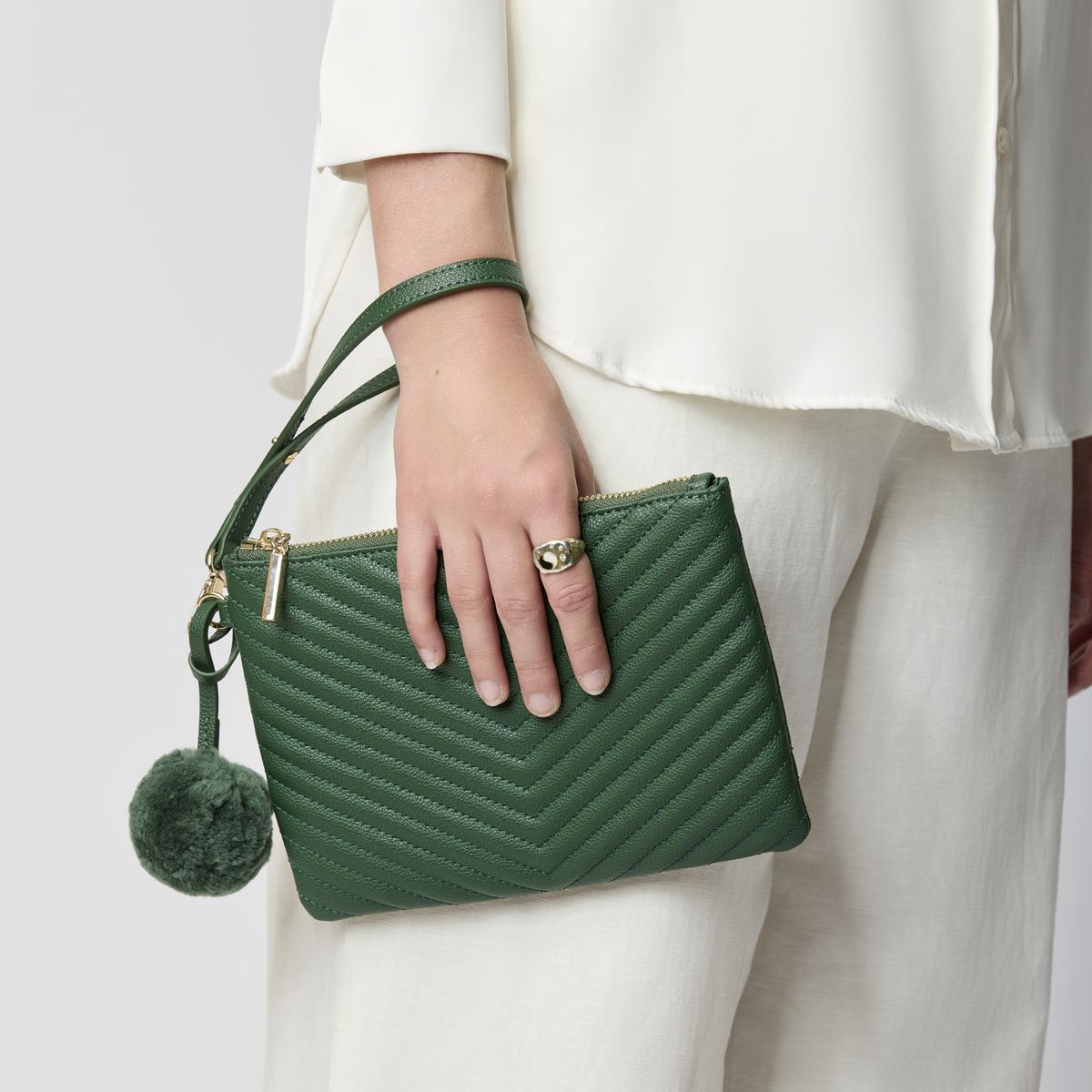 Helene Clutch | Lammleder Antikgrün