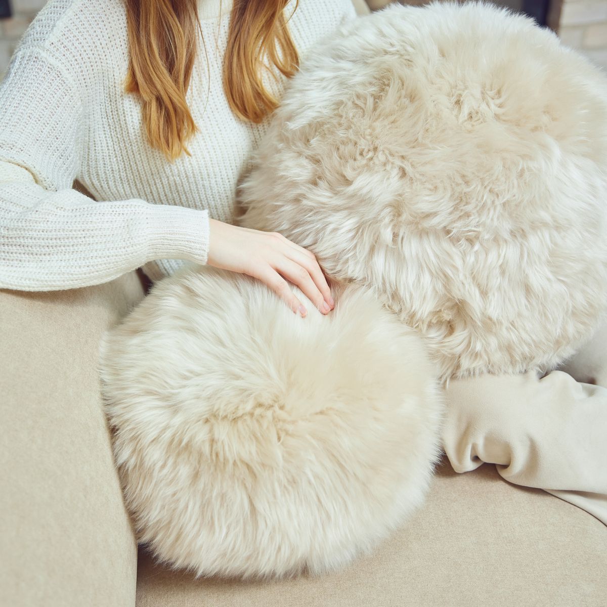Angelite Kissenball | Langhaar | Neuseeland | D25/30/35 cm Fellkissen | Sheepskinhouse.ch