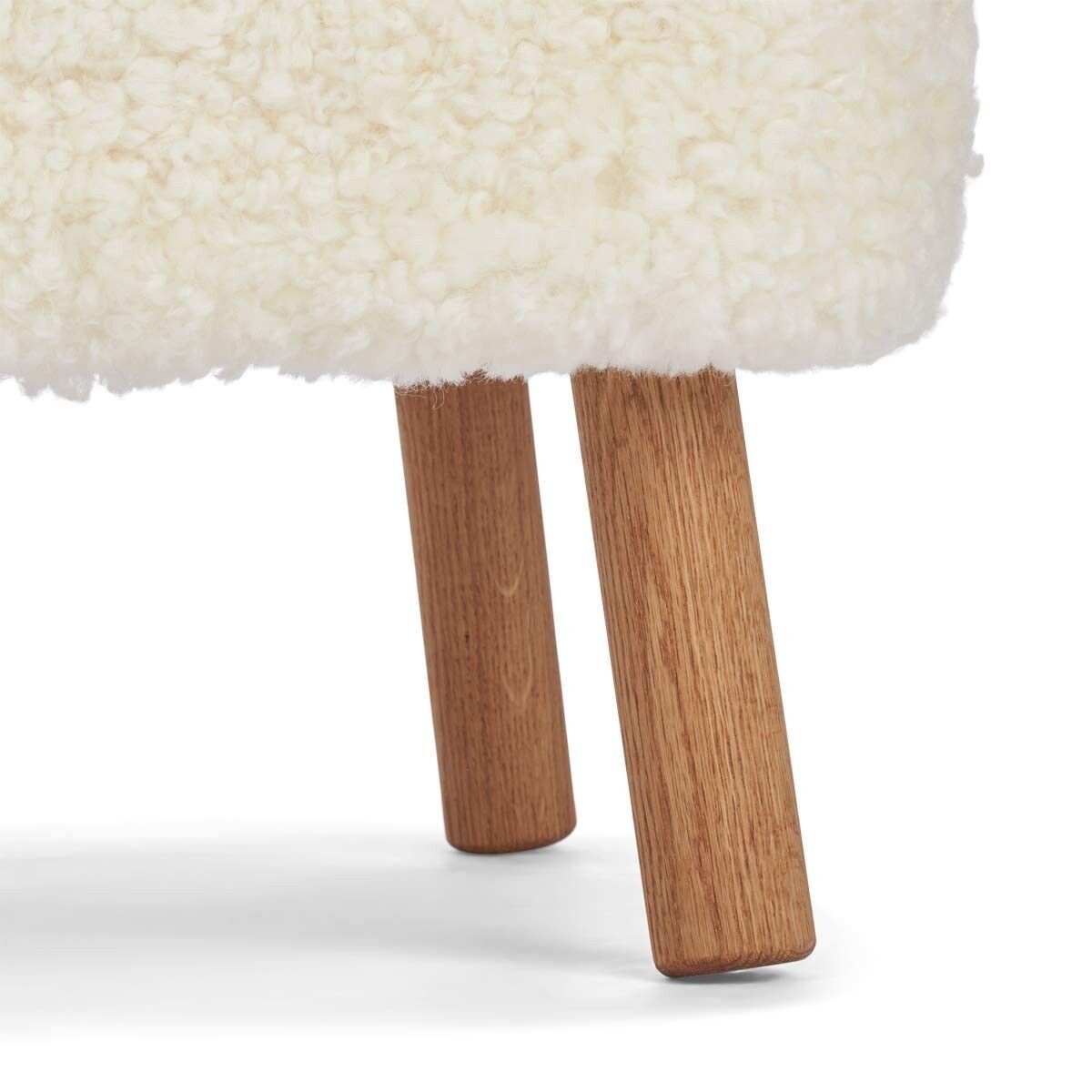 Lammfell Minihocker Emma | Kurzhaar | Designmöbel Weiß