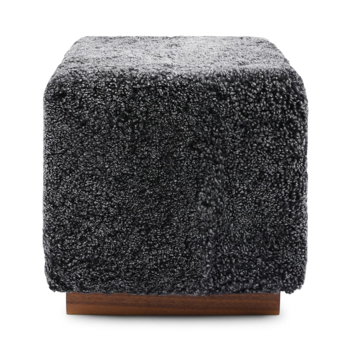 Lammfellhocker Benjamin | Kurzhaar | 46x46x47 cm Stühle | Sheepskinhouse.ch