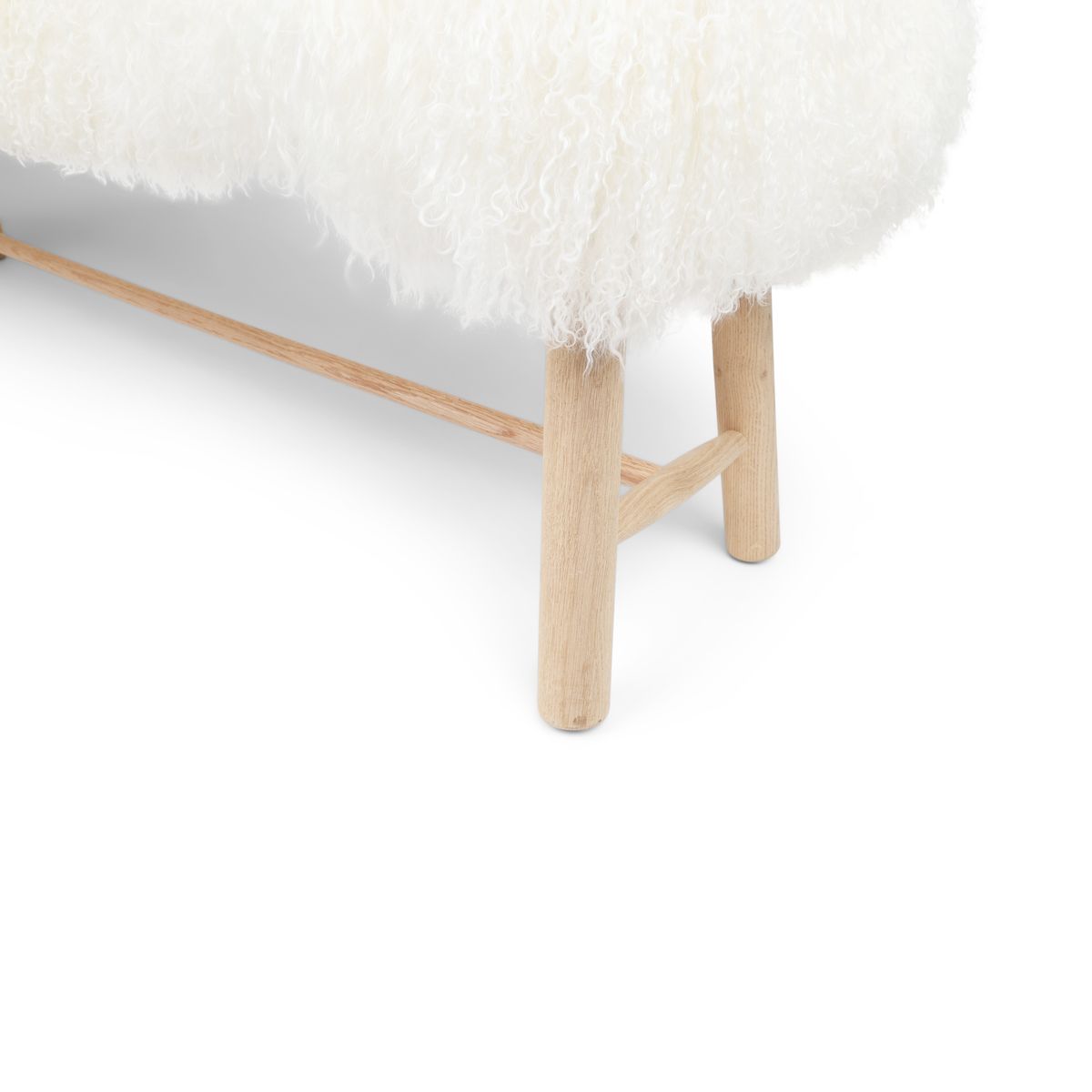 Holzbank mit Lammfell | Tibet | Eichenbeine | 140x35x45 cm Bänke | Sheepskinhouse.ch
