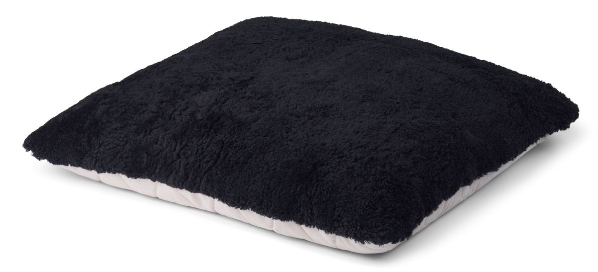 Lammfell Sitzsack | Kurzhaar | Neuseeland | Einseitig | 90x90 cm Fellkissen | Sheepskinhouse.ch