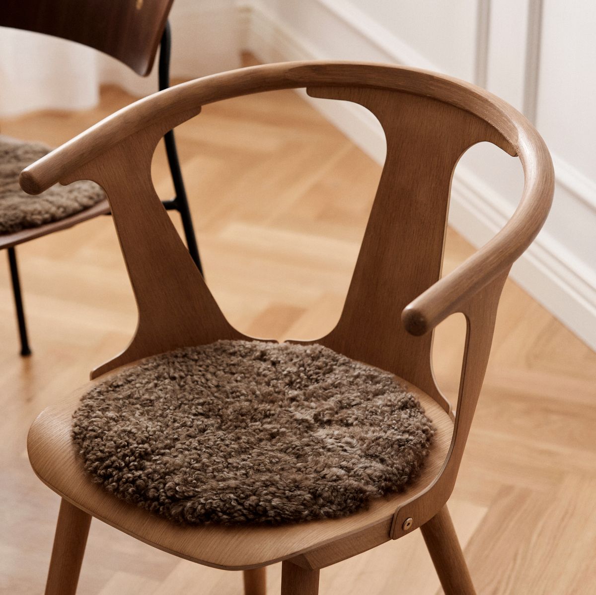 Lammfell Stuhlkissen Premium | Kurzhaar | Neuseeland | D38 cm Sitzkissen | Sheepskinhouse.ch