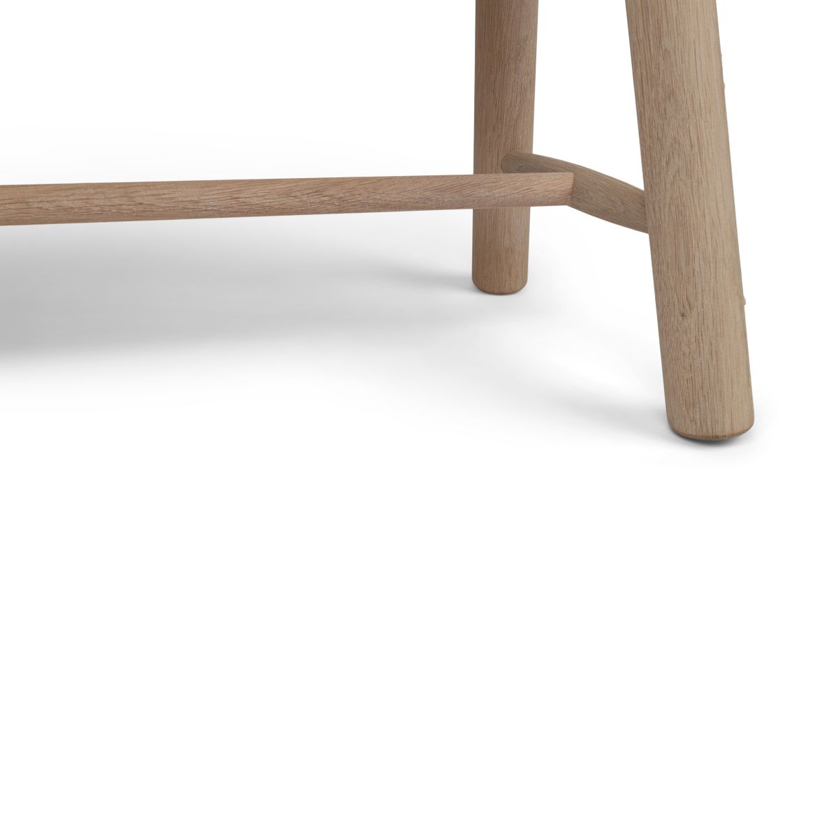 Holzbank mit Kuhfell | Eichenbeine | 140x35x45 cm Bänke | Sheepskinhouse.ch