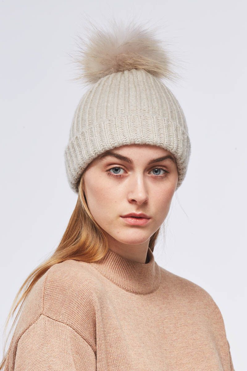 Simone Mütze | Wolle, Waschbär Modeaccessoire | Sheepskinhouse.ch