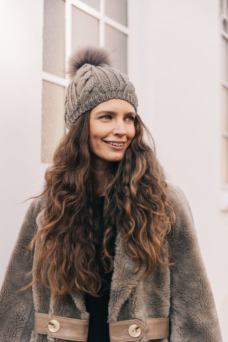Stine Mütze | Wolle, Waschbär Modeaccessoire | Sheepskinhouse.ch