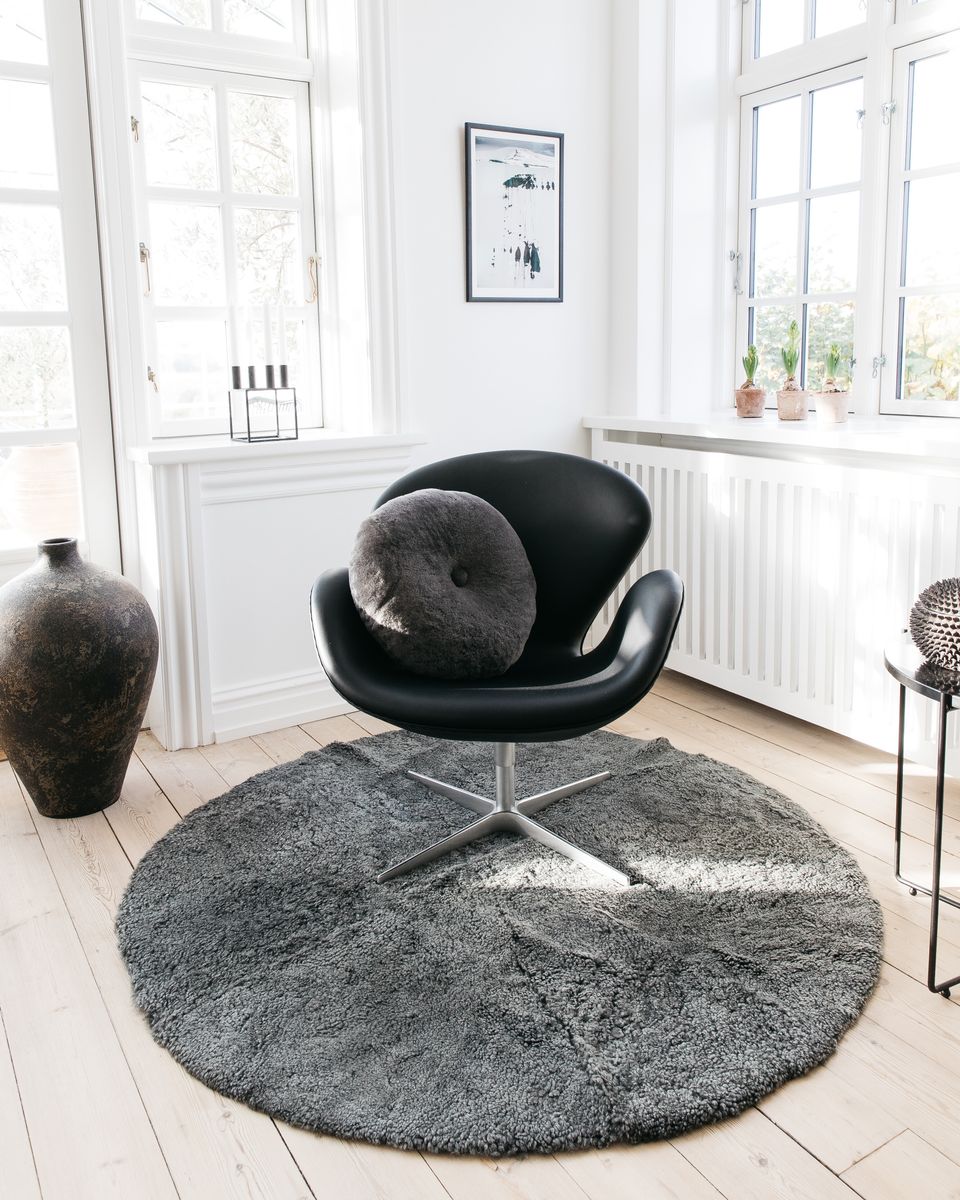 Lammfell Designerteppich | Kurzhaar | Neuseeland | D140 cm Teppiche | Sheepskinhouse.ch