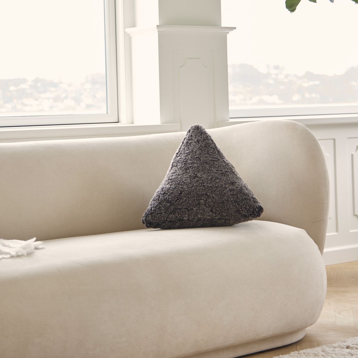 Hematite Lammfellkissen | Kurzhaar | Neuseeland | 35x35x35 cm Fellkissen | Sheepskinhouse.ch