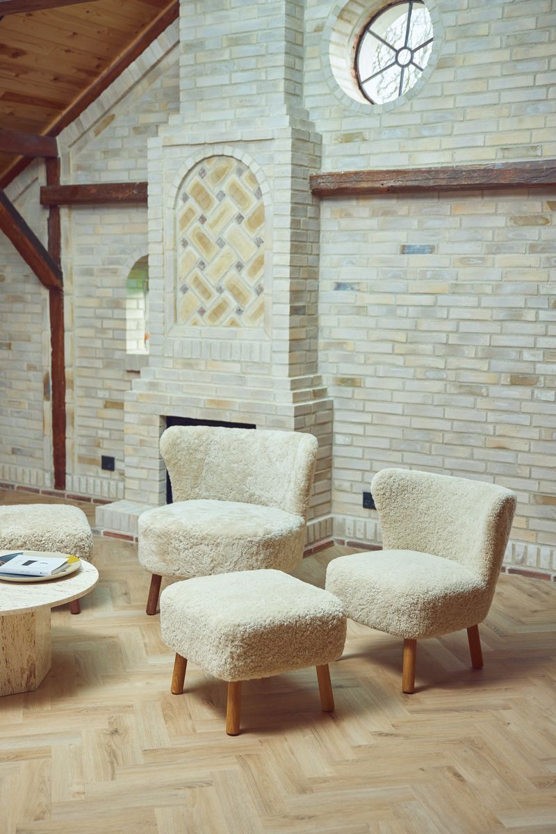 Emily Hocker | Kurzhaar Beige