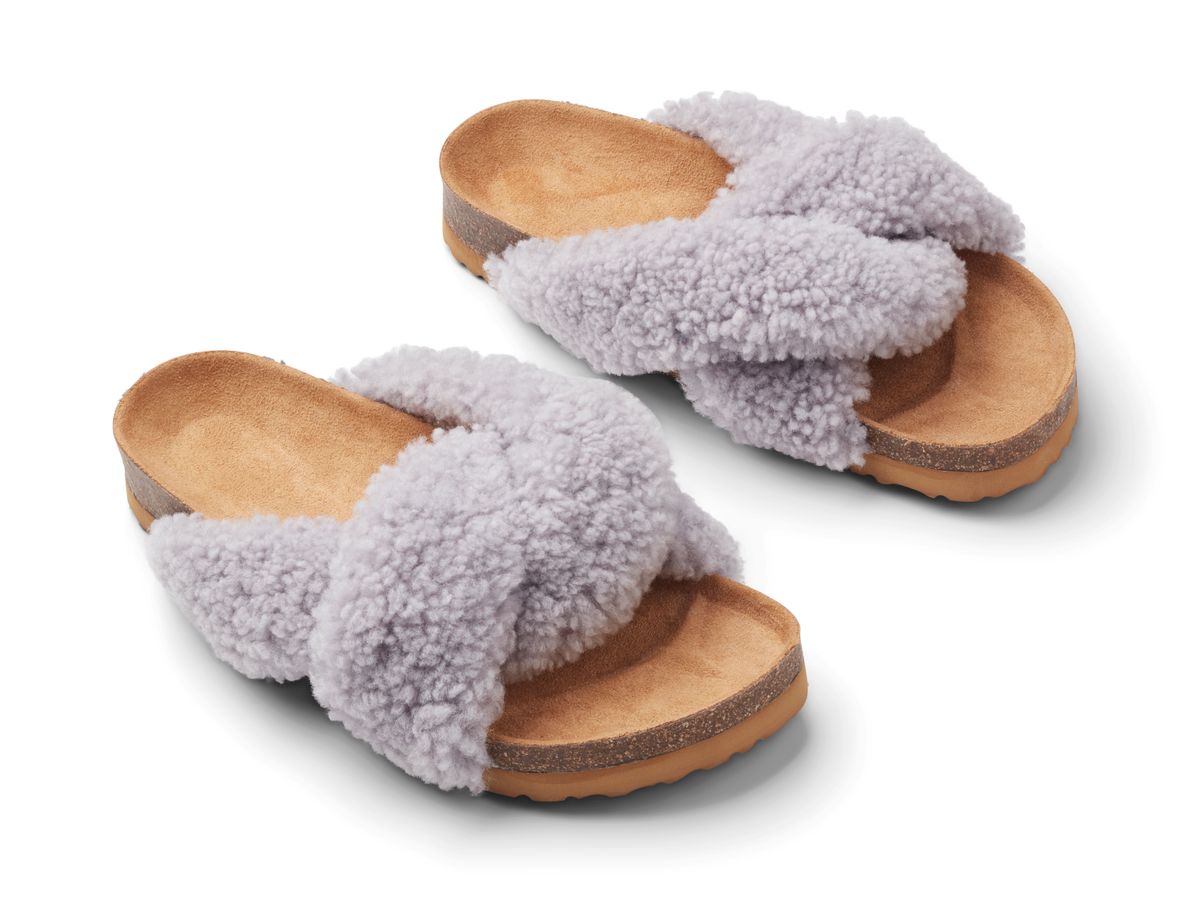 Lilly Kreuz Slippers | Neuseeland | Größe 35-42 Fellschuhe | Sheepskinhouse.ch