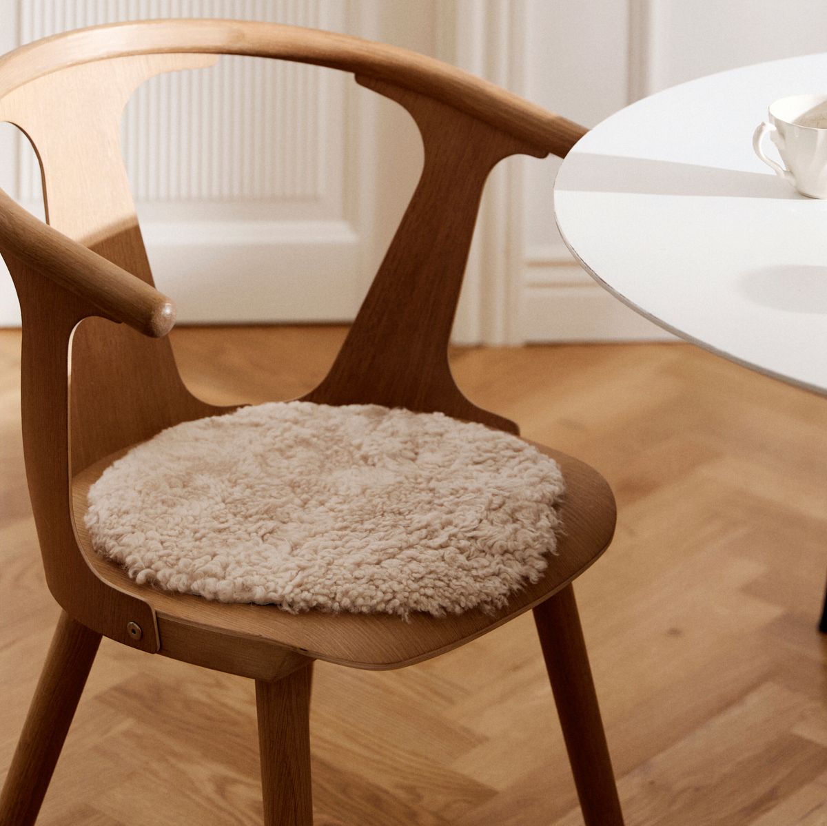 Lammfell Stuhlkissen Premium | Kurzhaar | Neuseeland | D38 cm Sitzkissen | Sheepskinhouse.ch