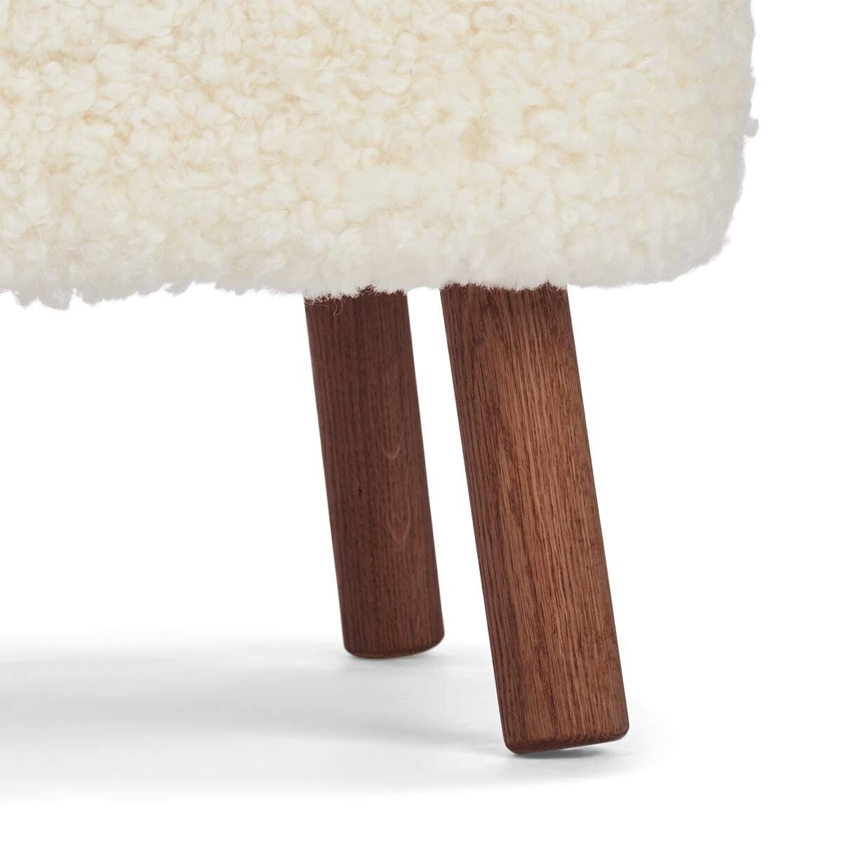 Lammfell Minihocker Emma | Kurzhaar | Designmöbel Weiß