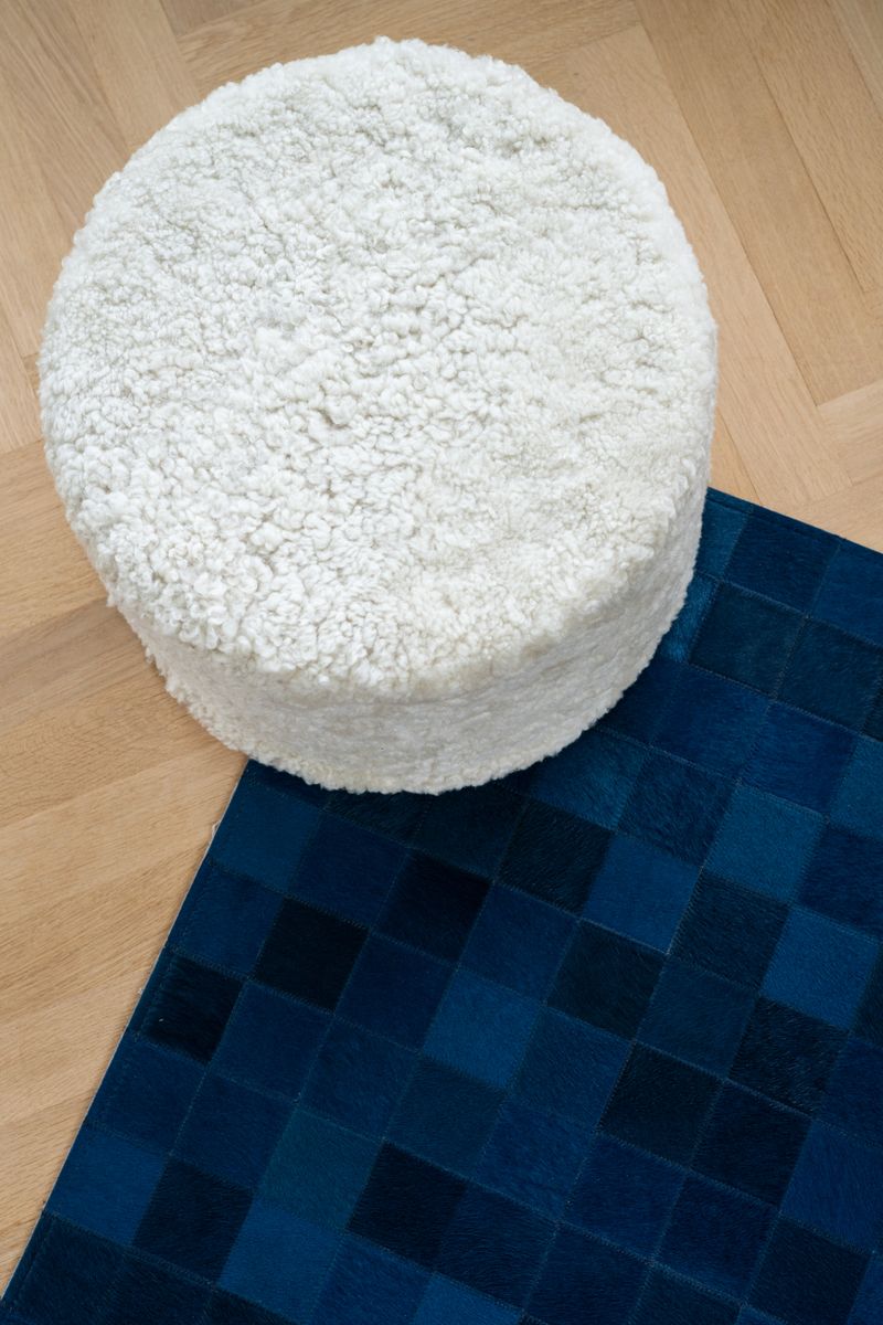 Lammfellpouf Premium | Kurzhaar | Neuseeland | D44x33 cm