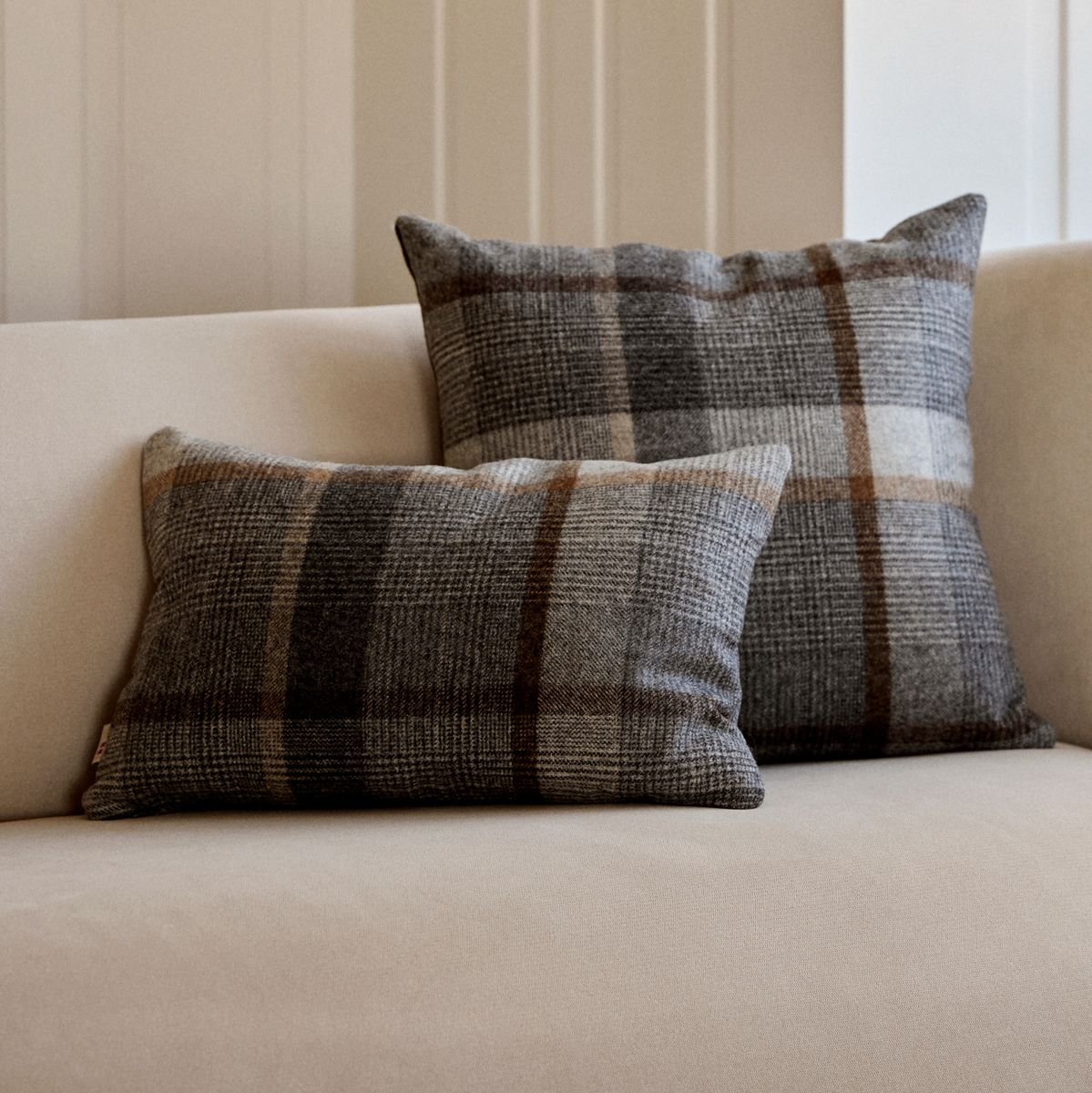 Kariertes Wollkissen | 100% Wolle | 52x52 cm | 34x52 cm Kakao-Dunkelbraun