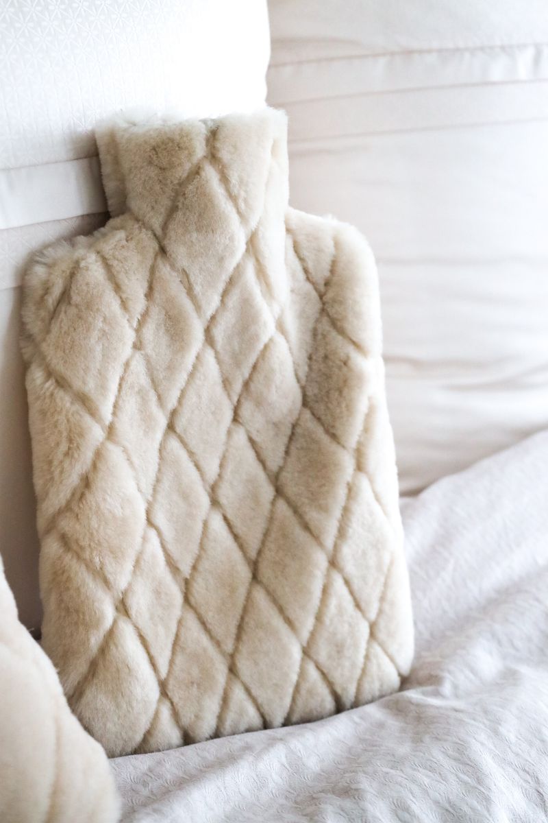 Mokassin Wärmflasche | Kurzhaar | Neuseeland | M. Muster | 32x22 cm Wohnaccessoire | Sheepskinhouse.ch