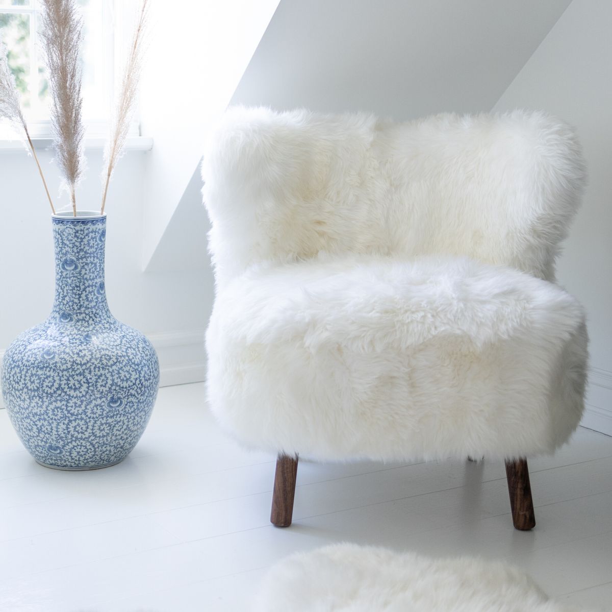 Emil Loungesessel | Premium Lammfell | Langhaar Honig