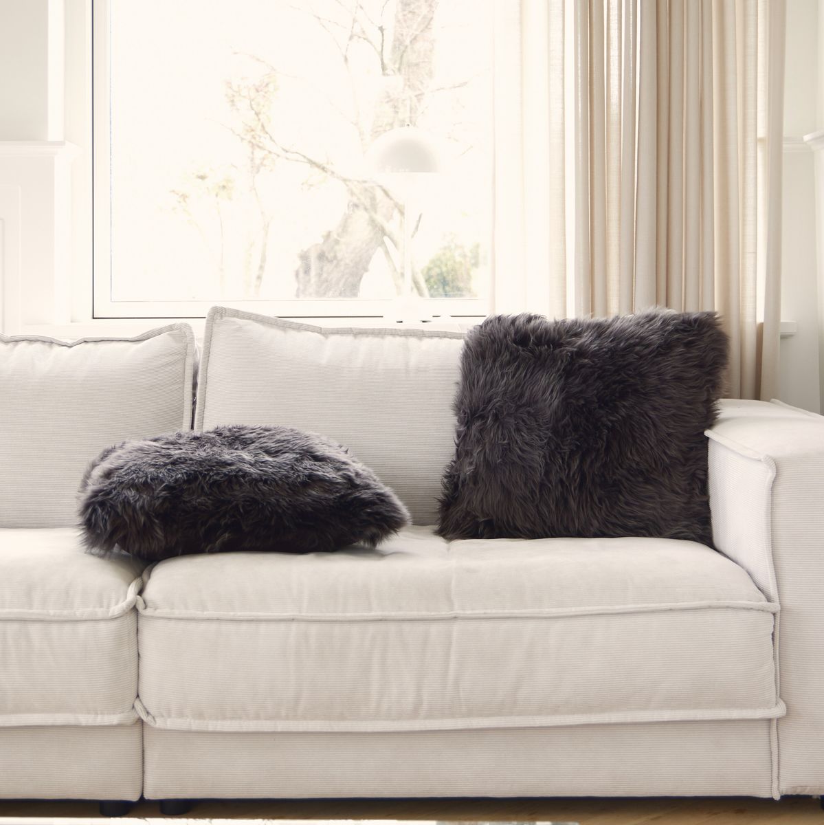 Lammfellkissen Premium | Langhaar | Neuseeland | 50x50 cm Aubergine