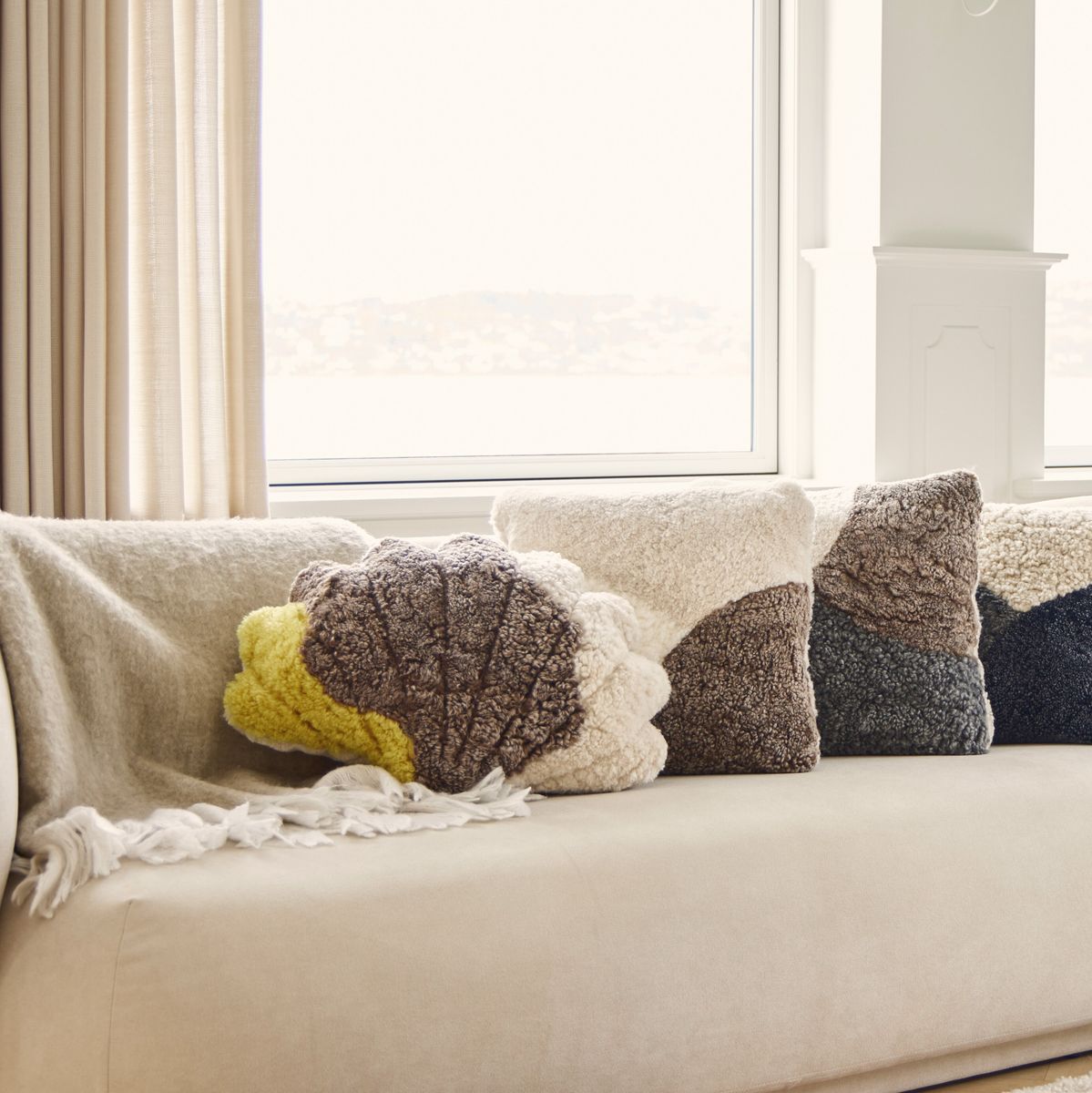 PATTERN COLLECTION | Shell Kissen | Kurzhaar | Neuseeland Gelb/Taupe/Leinen