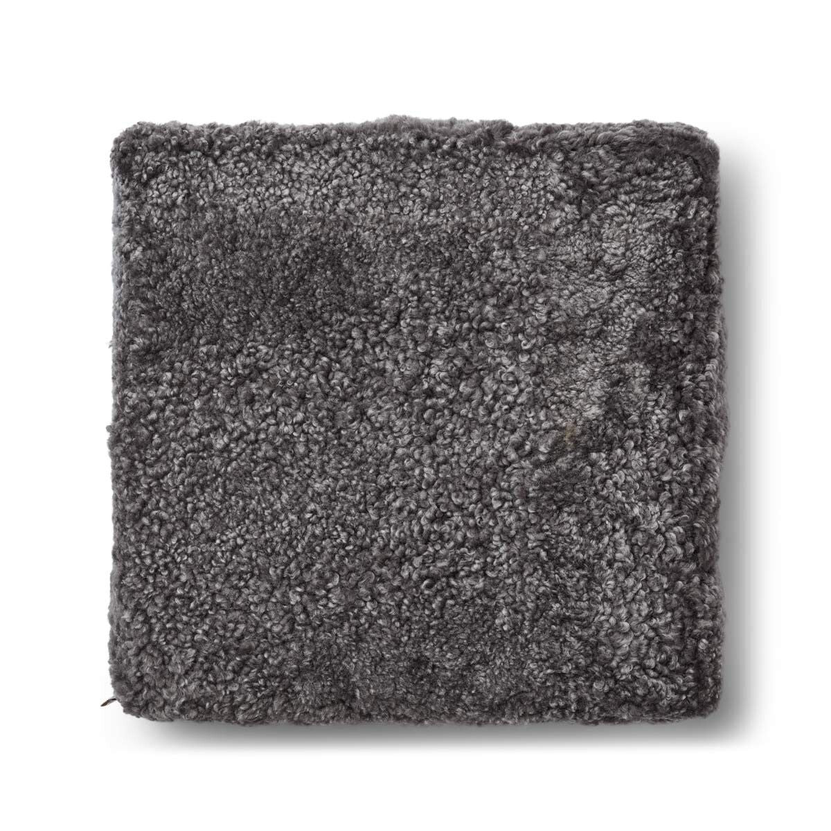 Lammfellhocker | Kurzhaar | Neuseeland | 40x40x35 cm Poufs | Sheepskinhouse.ch