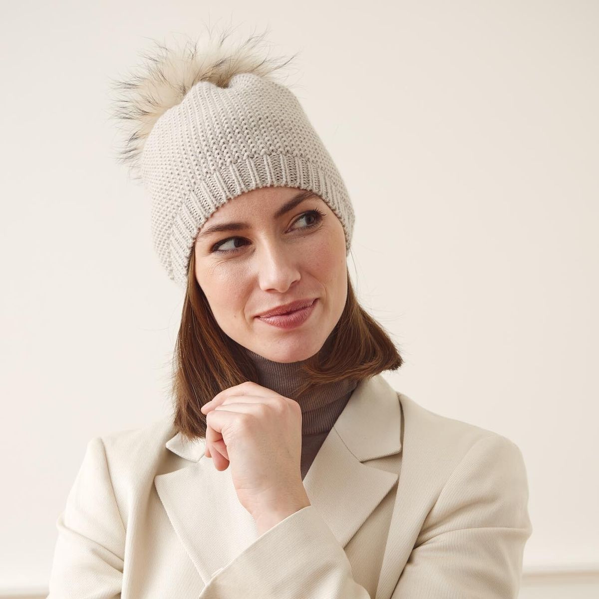 Stella Mütze | Wolle, Waschbär Modeaccessoire | Sheepskinhouse.ch