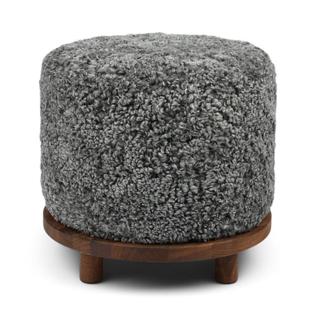 Simon Pouf | Kurzhaar | Neuseeland | D46x52 cm Poufs | Sheepskinhouse.ch