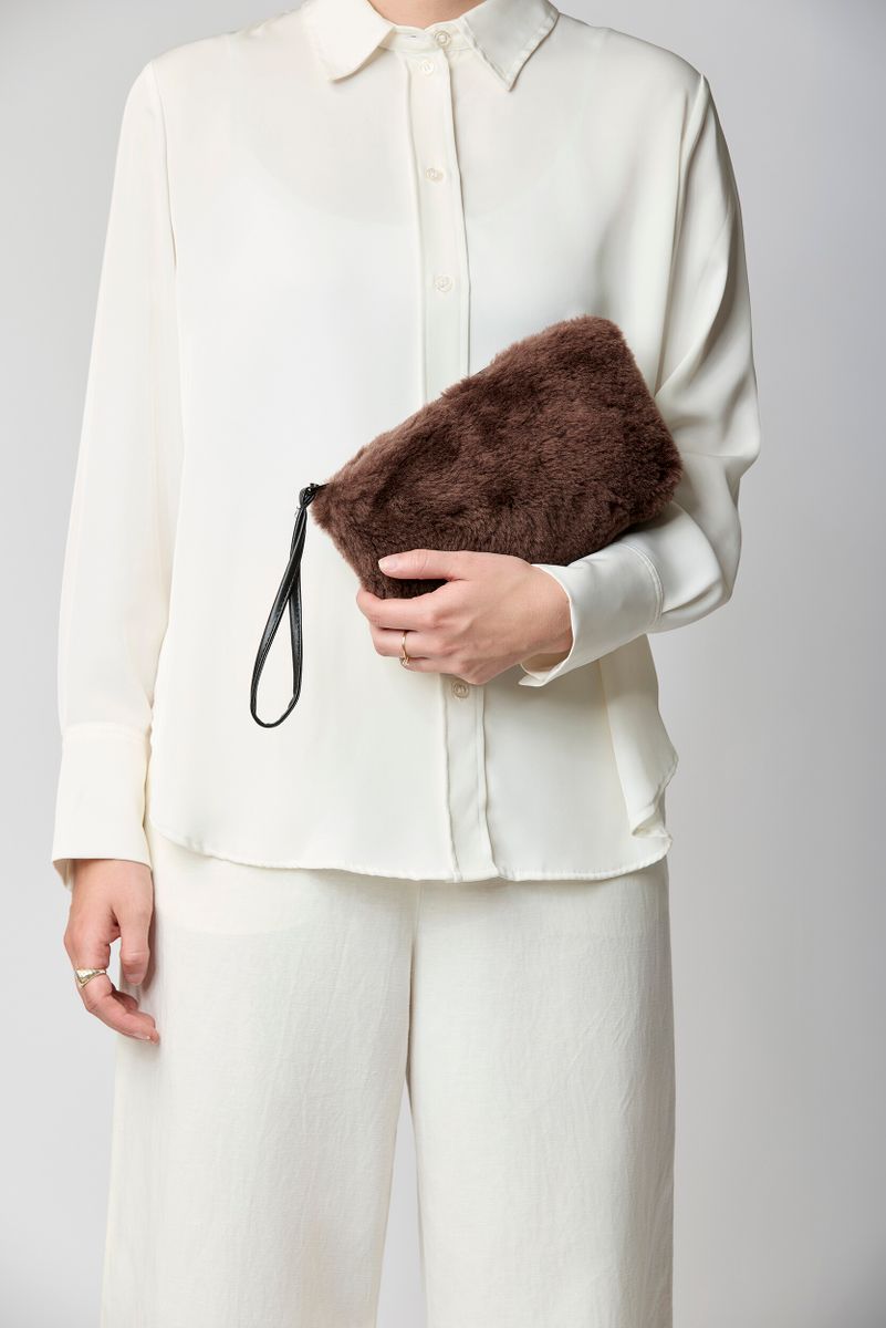 Nelly Clutch | Neuseeland | Lammwolle Kaffeebohne