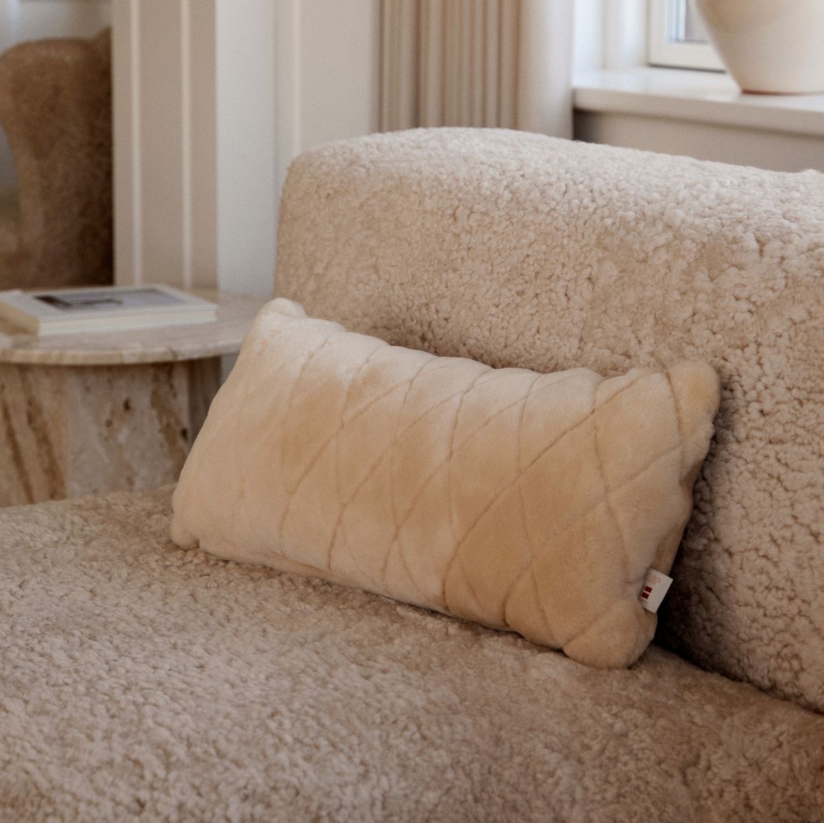 Leaf Lammfellkissen | Neuseeland | Mokassin | 28x56 cm Fellkissen | Sheepskinhouse.ch