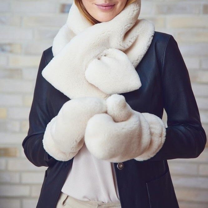 Monta Fäustlinge | Lammwolle | Damenfäustlinge Modeaccessoire | Sheepskinhouse.ch