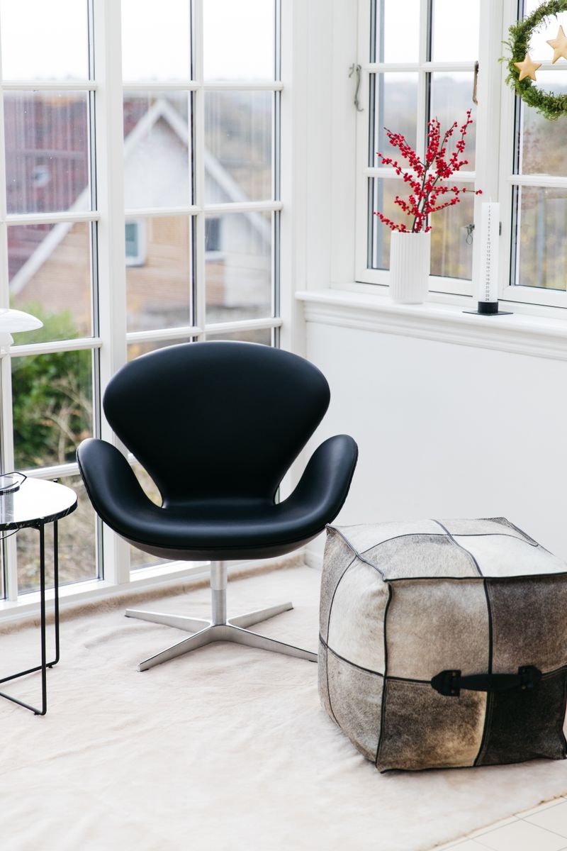Hocker mit Griff | Brasilien | Hochwertiger Kalbsleder | 45x45x45 cm Poufs | Sheepskinhouse.ch