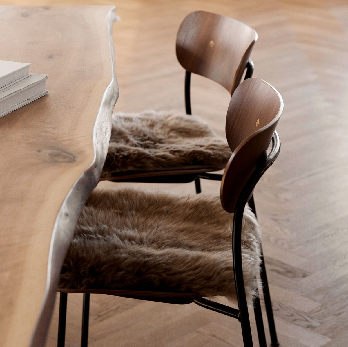 Lammfell Stuhlauflage | Langhaar | Neuseeland | 37x37 cm Sitzkissen | Sheepskinhouse.ch