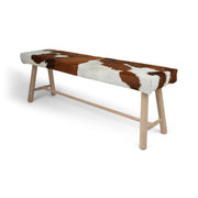 Holzbank mit Kuhfell | Eichenbeine | 140x35x45 cm Bänke | Sheepskinhouse.ch